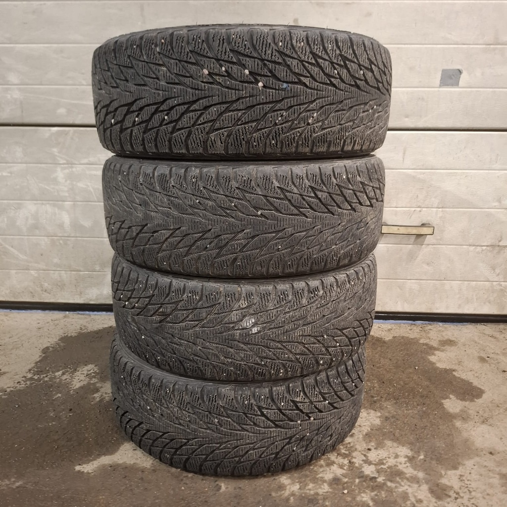 205/55R16 94R XL Nokian Hakkapeliitta R2 4-5mm DOT-15 Käytetty kitkarengas 5mm DOT-15