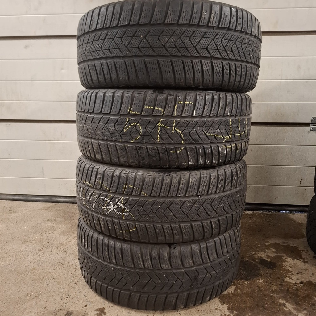 235/35R20 92W Pirelli Winter SottoZero 3 Käytetty kitkarengas 5-6mm DOT-19