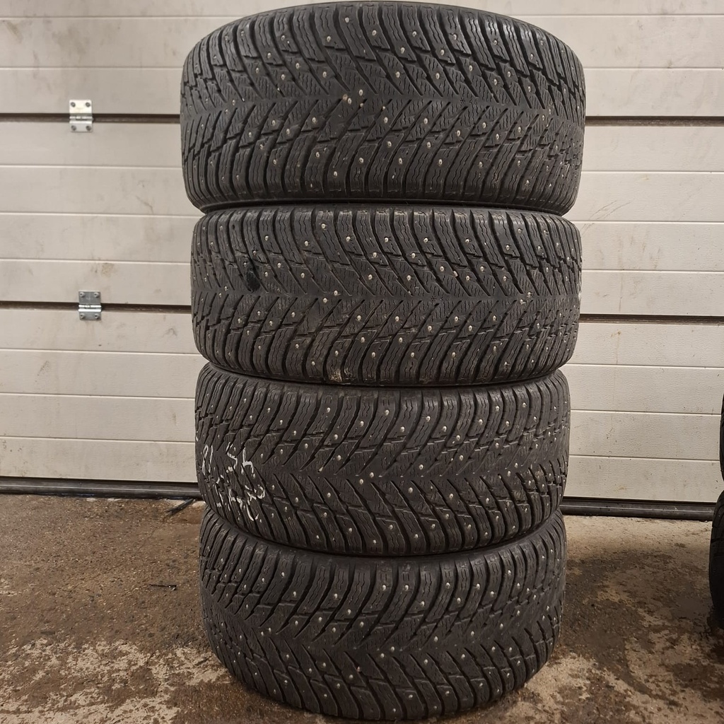 245/45R18 100T XL Nokian Tyres Hakkapeliitta 10  Käytetty nastarengas 6-6,5mm DOT-21