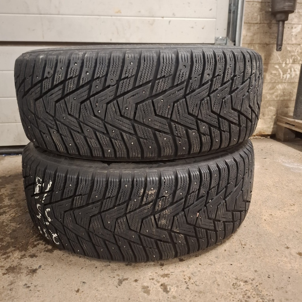 235/55R18 104T Hankook Winter I*PikeX Käytetty nastarengas 8-8,5mm DOT-23 (Muutamia nastoja poikki)