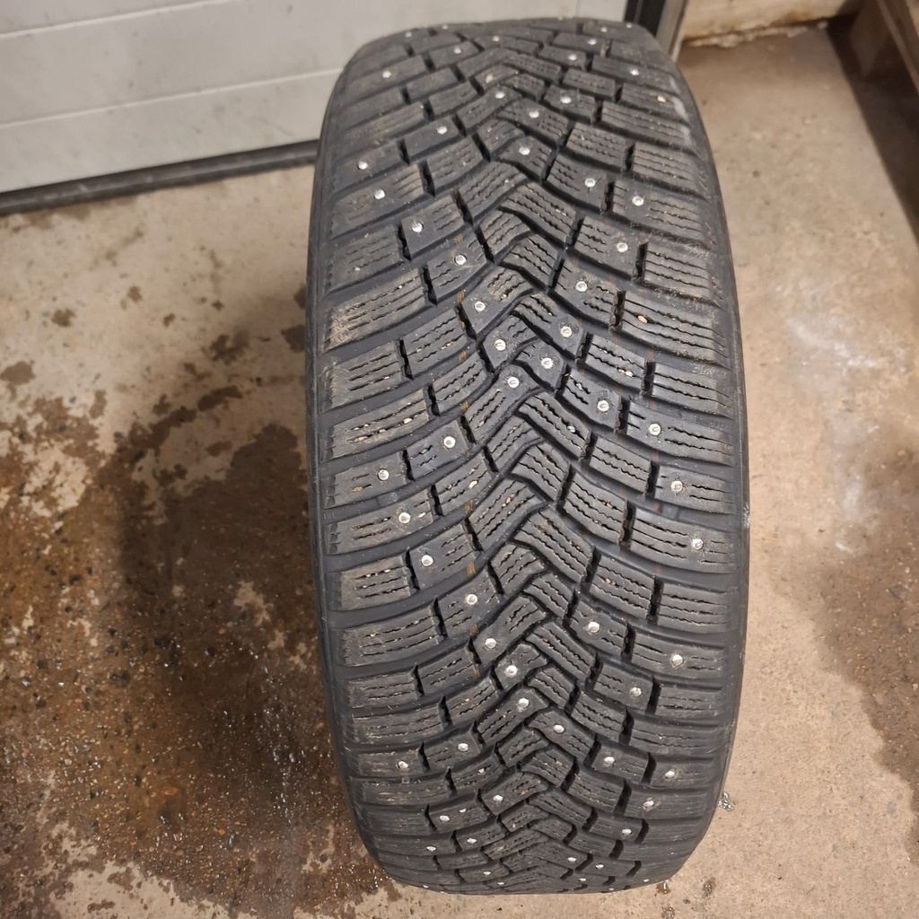 215/50R18 96T XL Continental IceContact 3 Käytetty nastarengas 6,5mm DOT-20