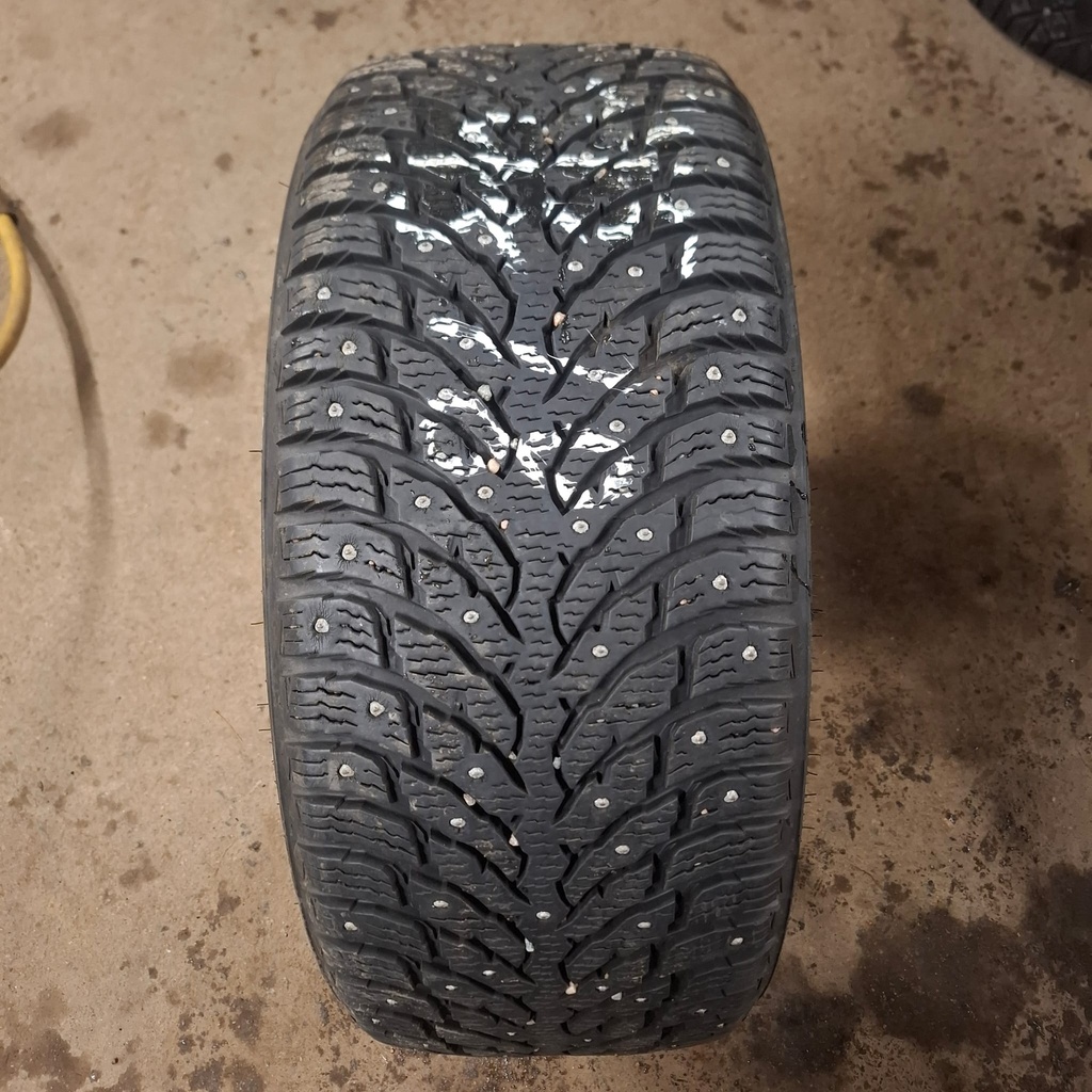 245/45R18 100T XL Nokian Hakkapeliitta 9 Käytetty nastarengas 7mm DOT-17