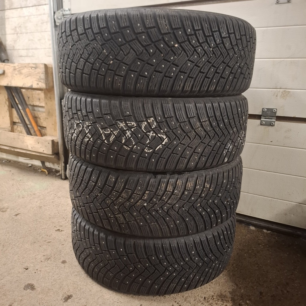 215/55R18 99T XL Continental IceContact 3 Käytetty nastarengas 5-7mm DOT-21