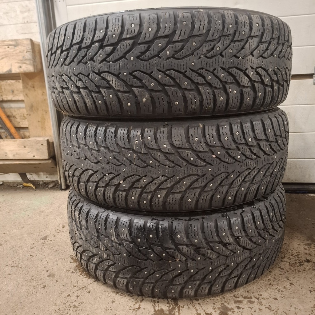 235/65R17 108T XL Nokian Tyres Hakkapeliitta 9 SUV Käytetty nastarengas 5-7mm DOT-18