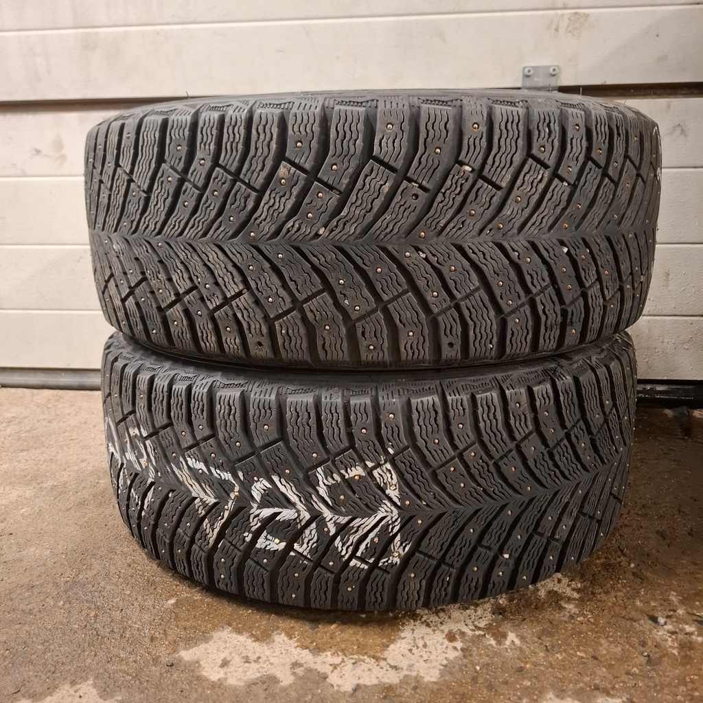 225/55R17 101T XL Michelin X-Ice North 4 Käytetty nastarengas 6mm DOT-18