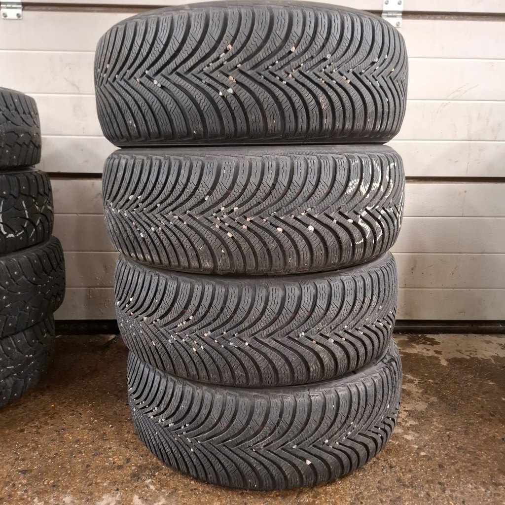 225/55R16 99H XL Michelin Alpin 5 Käytetty Kitkarengas 6,5-7mm DOT-17