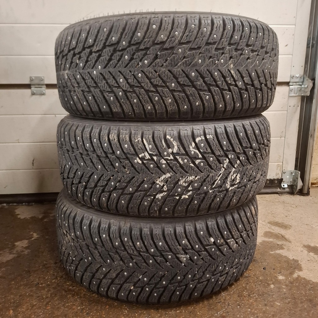 225/55R16 99T XL Nokian Tyres Hakkapeliitta 10 Käytetty nastarengas 7mm DOT-22