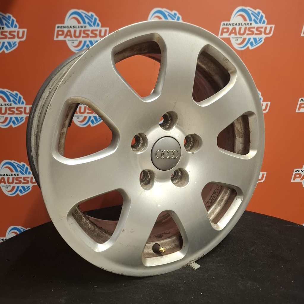 Käytetty AUDI vannesarja 5x112 ET 38 KR 571 7x15"