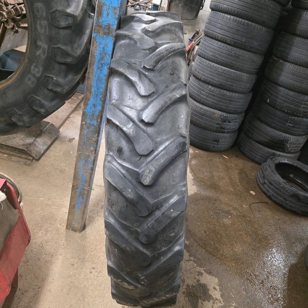 270/95R36 (11.2R36) 136D Alliance Row Crop Radial Käytetty rengas 10mm DOT-09 (Asennus sisärenkaalla)