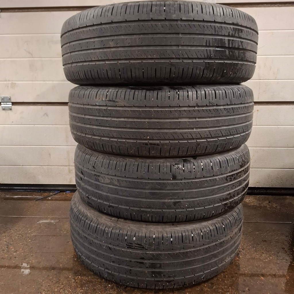 225/65R17 102H Hankook Dynapro HP2 Käytetty kesärengas 4mm DOT-18
