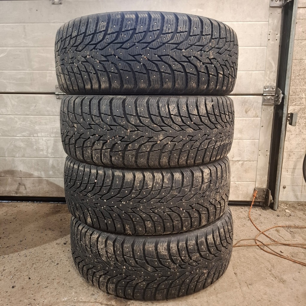 225/55R17 101T XL Tracmax X-privilo S500 Käytetty nastarengas 5-6mm DOT-24