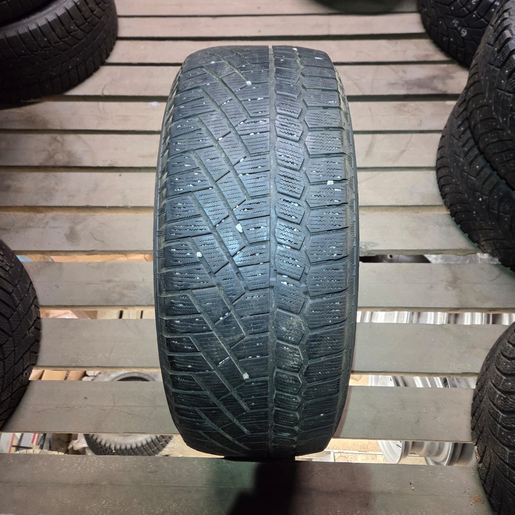 235/55R17 103Q Continental CrossContactViking Käytetty kitkarengas 5,5mm DOT-12