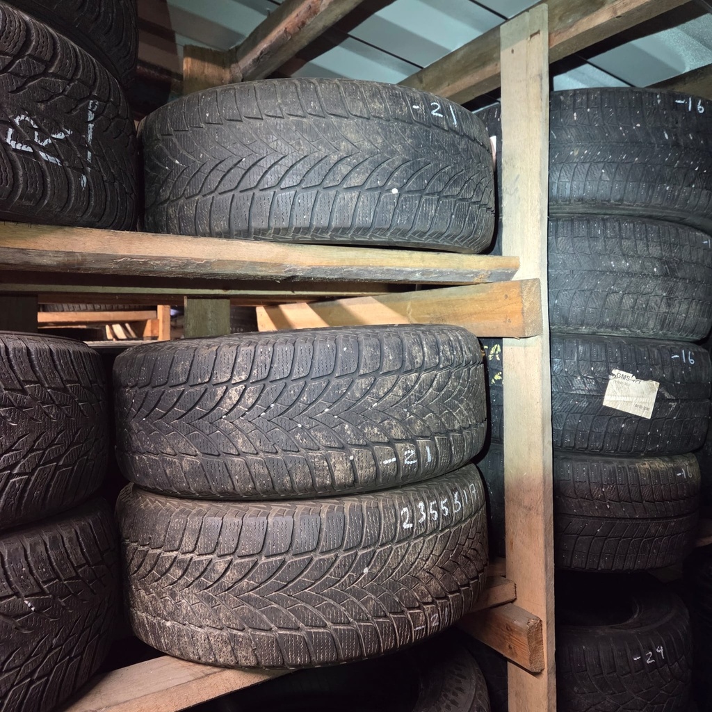 235/55R17 103T Goodyear UltraGrip Ice 2 Käytetty kitkarengas 6mm DOT-21