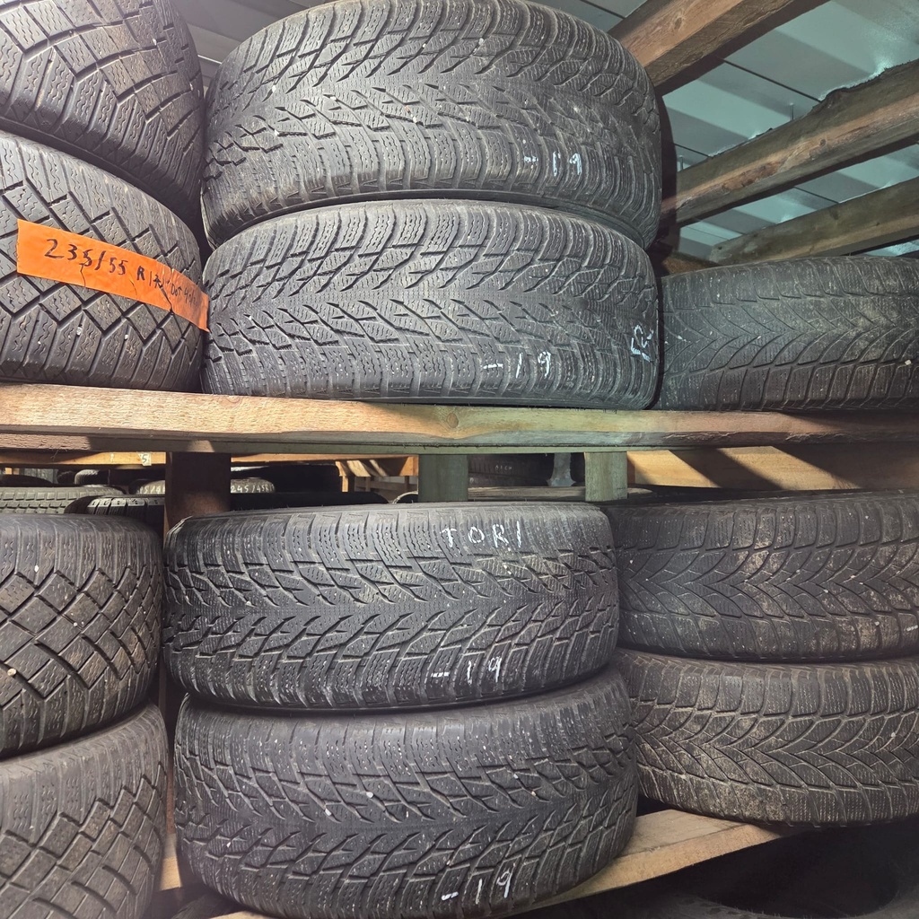 235/55R17 103R Nokian Hakkapeliitta R3 Käytetty kitkarengas 5,5-6,5mm DOT-19 (Torissa)