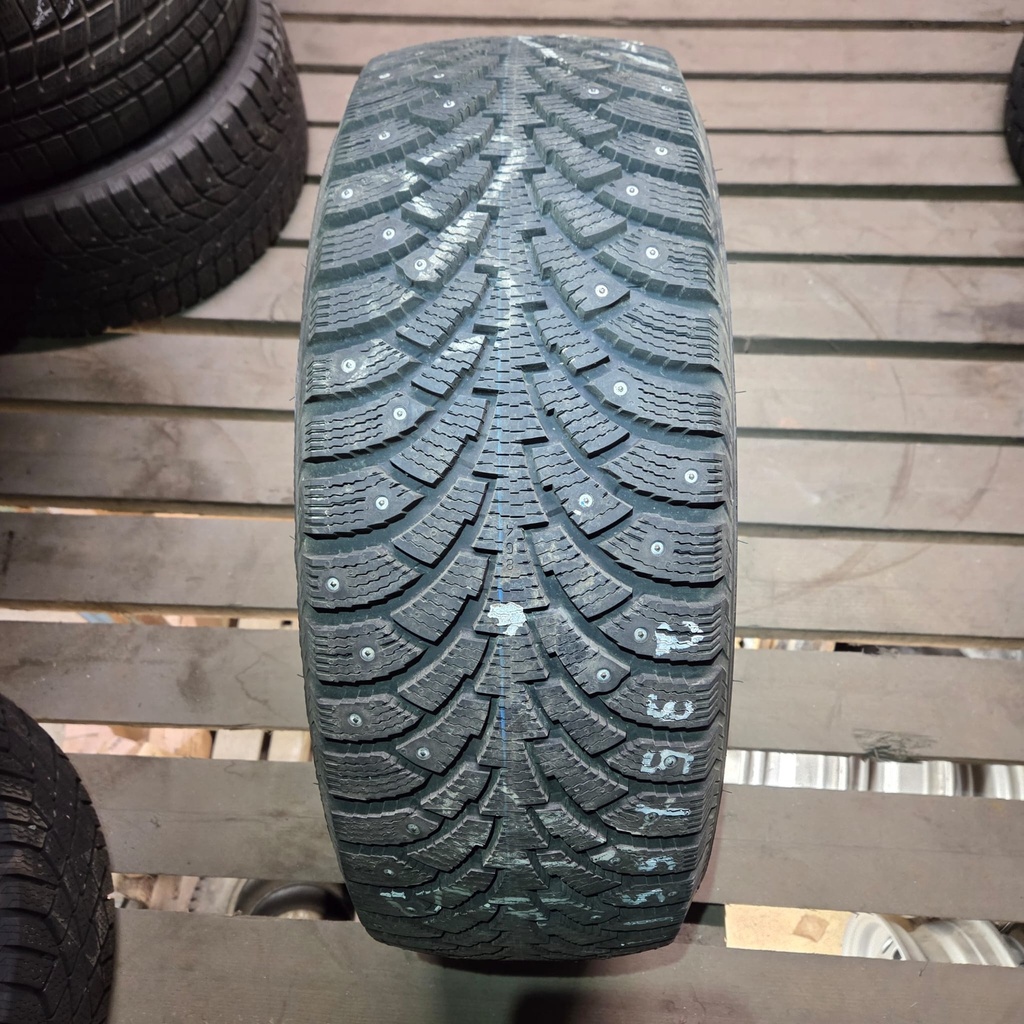 235/55R17 103T XL Nokian Hakkapeliita 4 Ajamaton nastarengas DOT-05