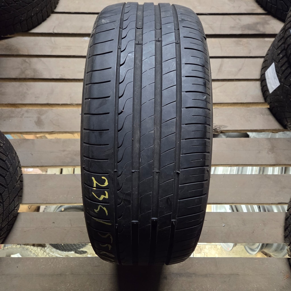 235/55ZR17 103W Minerva Radial F205 Käytetty kesärengas 5mm DOT-24