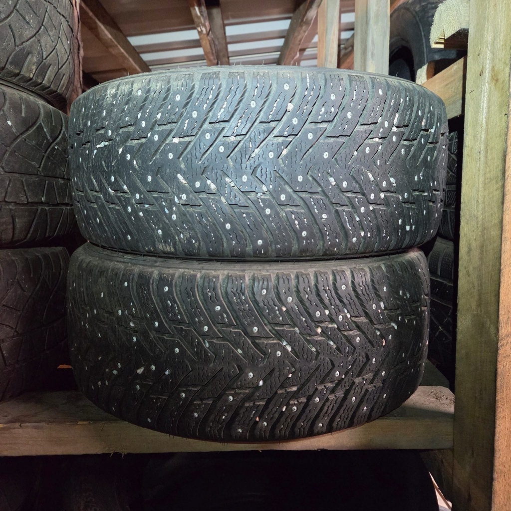 235/50R17 100T XL Nokian Hakkapeliitta 8 Käytetty nastarengas 7mm DOT-16