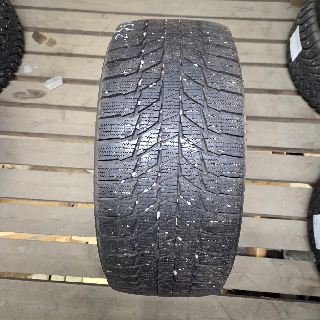 235/45R17 97R Triangle Snowlink Käytetty kitkarengas 8,5mm DOT-16