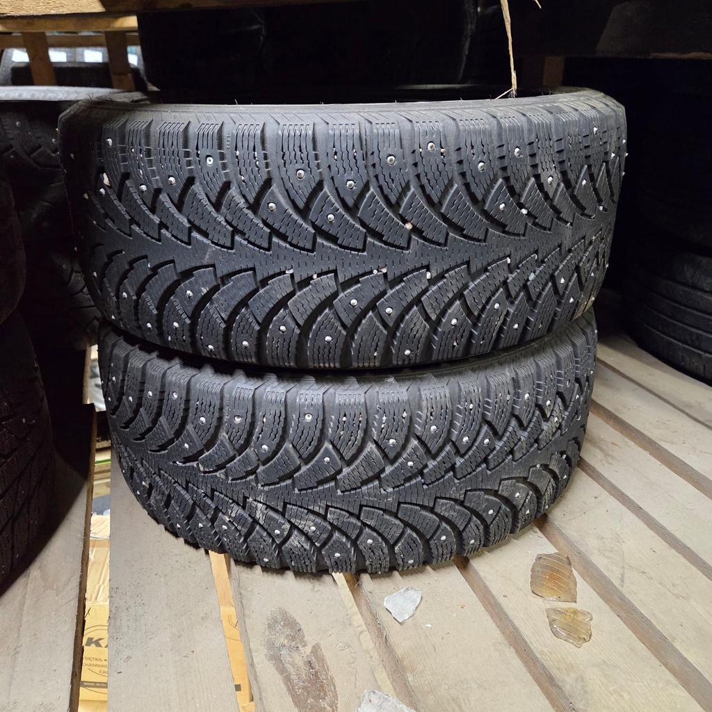 235/45R17 97T XL Nokian Hakkapeliitta 4 Käytetty nastarengas 5-7mm DOT-05