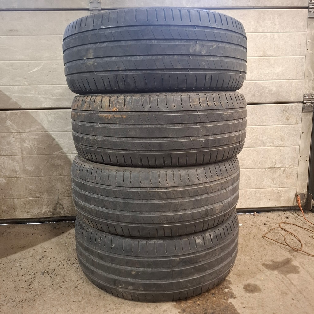 235/55R19 105V XL Michelin Latitude Sport 3 Käytetty kesärengas 3-3,5mm DOT-19