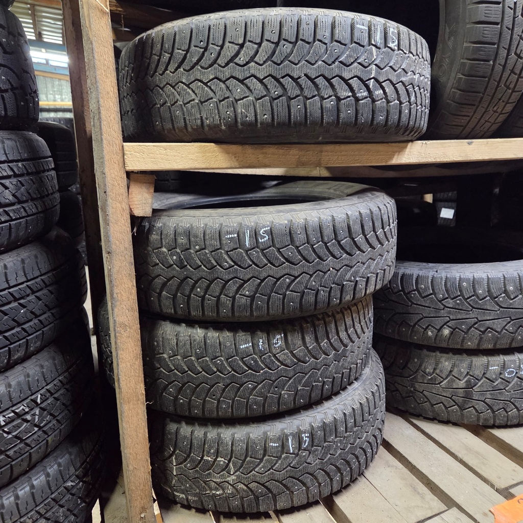 225/65R17 106T Bridgestone Blizzak Spike-01 Käytetty nastarengas 5,5-6mm DOT-15