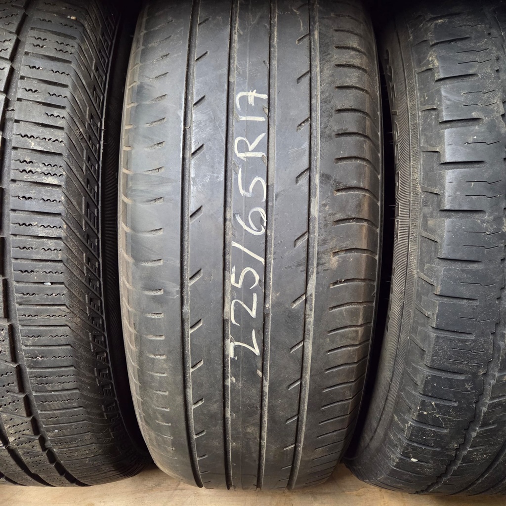 225/65R17 102H Yokohama Geolandar G98 Käytetty kesärengas 3,5mm DOT-20 (toinen laita kulunut)