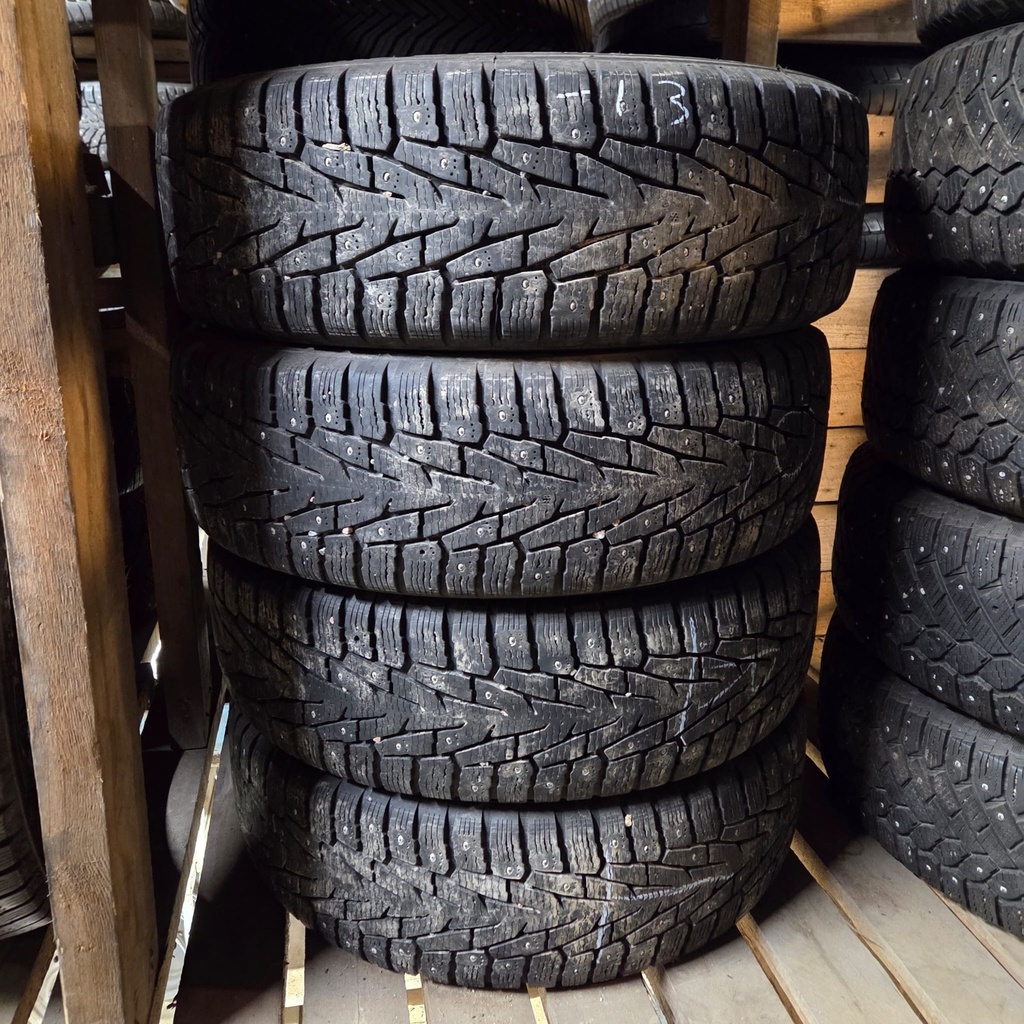 225/65R17 106T XL Nokian Hakkapeliitta 7 SUV Käytetty nastarengas 7,5mm DOT-13