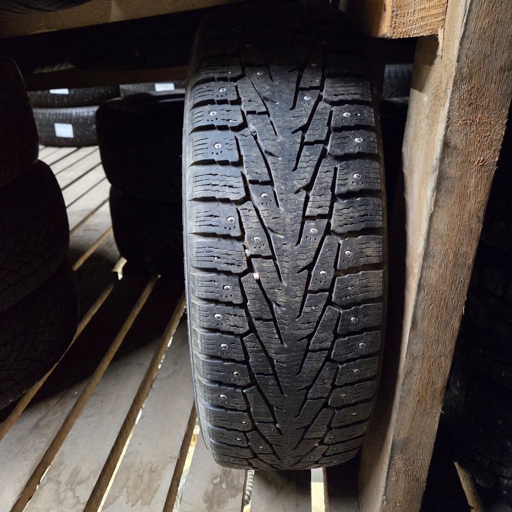 225/65R17 106T XL Nokian Hakkapeliitta 7 SUV Käytetty nastarengas 7mm DOT-10