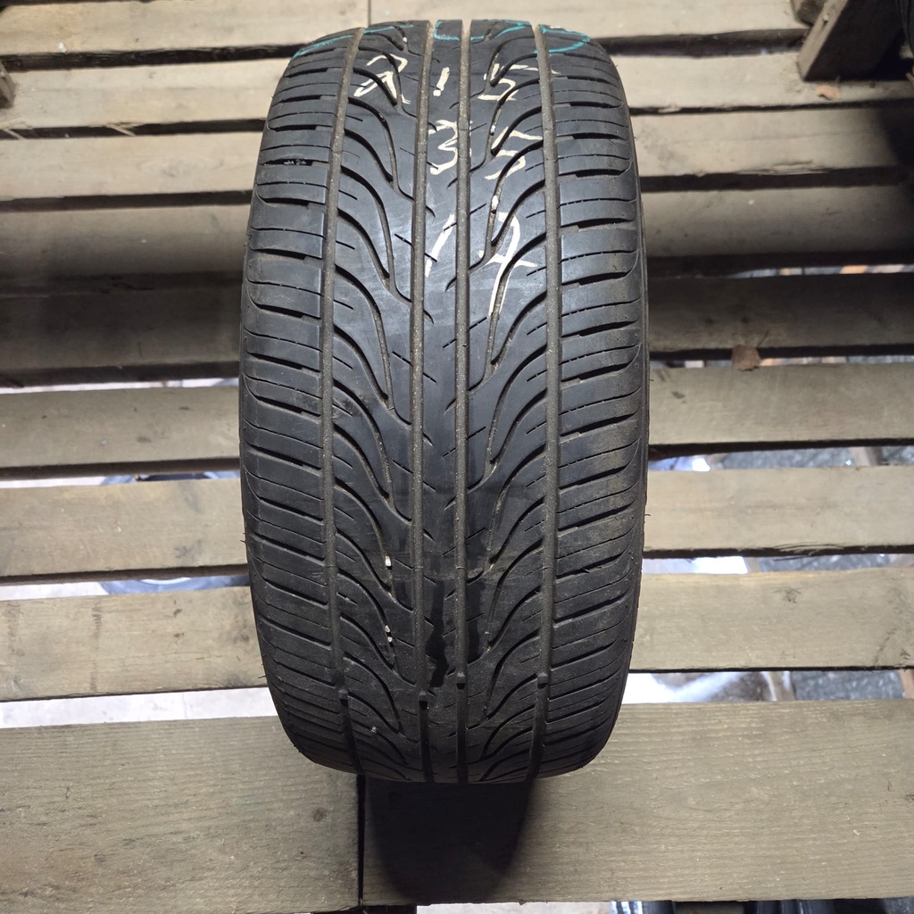 215/35R17 79H Hankook Ventus V4 ES Käytetty kesärengas 6mm DOT-09