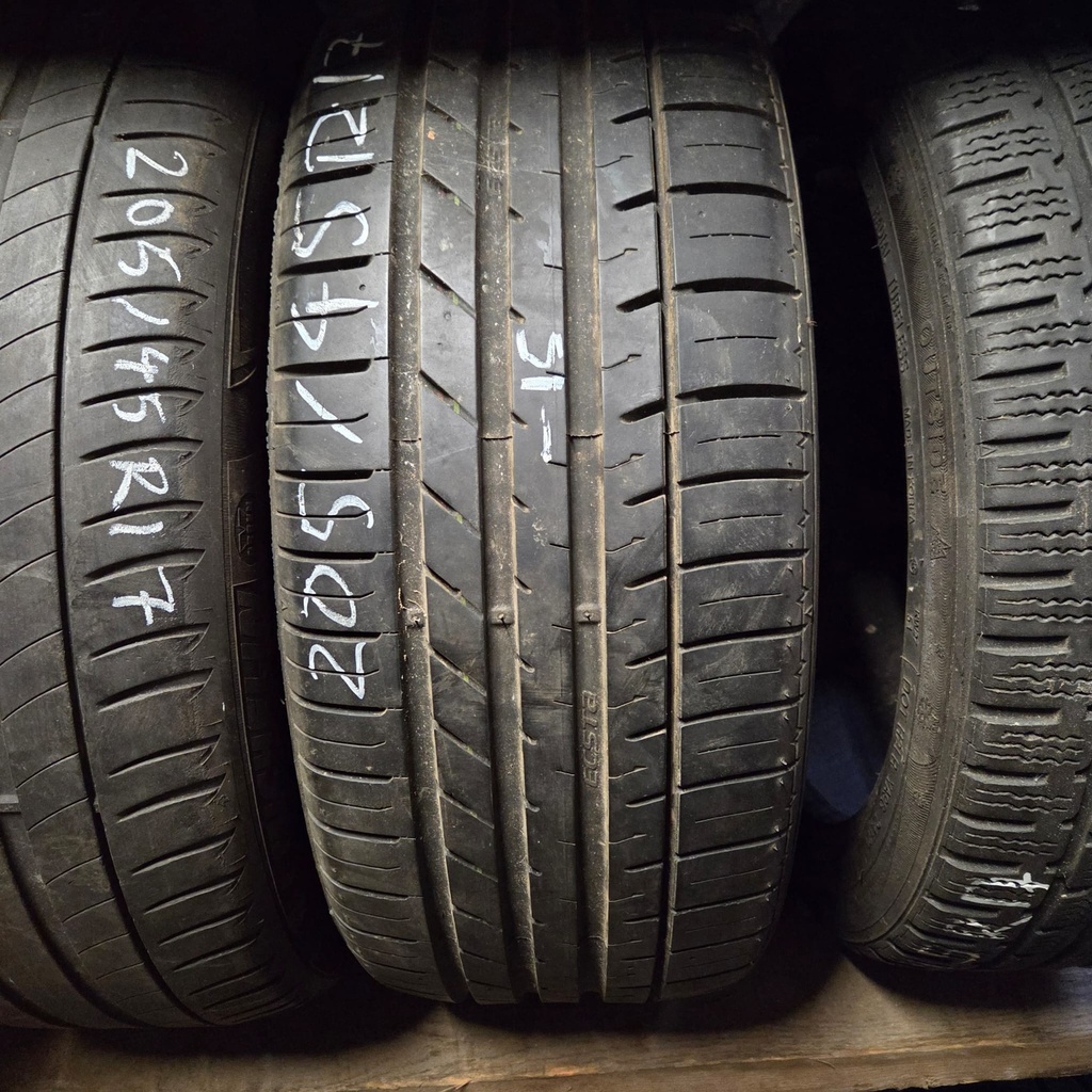 205/45ZR17 88Y Kumho Ecsta LE Sport Käytetty kesärengas 6mm DOT-15