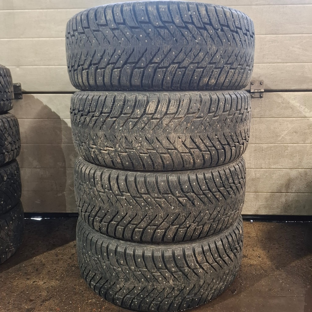 225/45R18 95T XL Linglong Winter Grip 2 Käytetty nastarengas 7-7,5mm DOT-20
