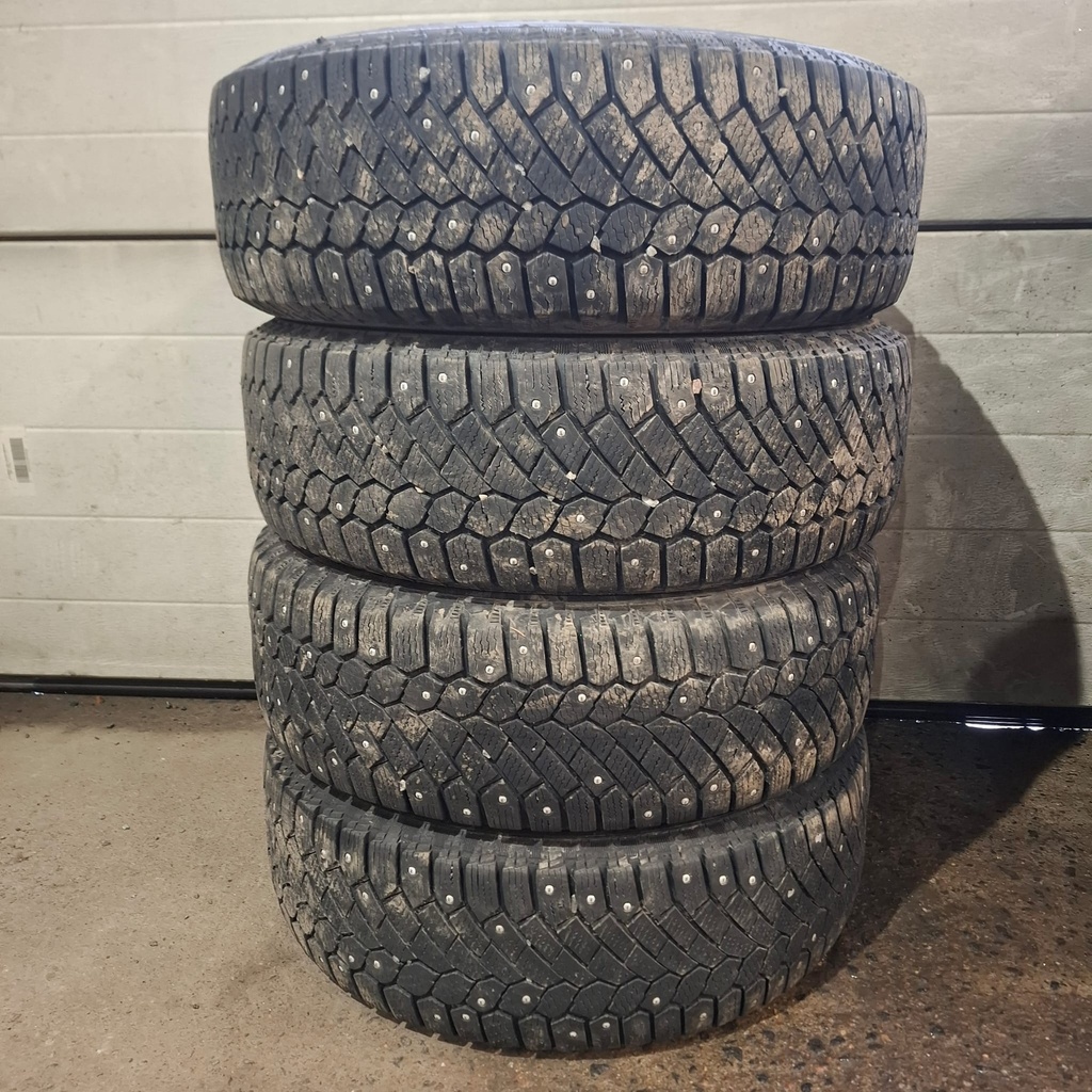 195/65R15 95T XL Continental IceContact Käytetty nastarengas 5,5-7mm DOT-13