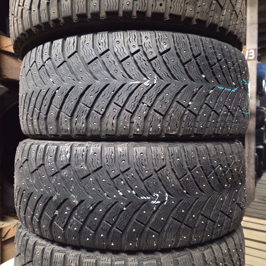 215/55R17 98T Michelin X-Ice North 4 Käytetty nastarengas 6mm DOT-21