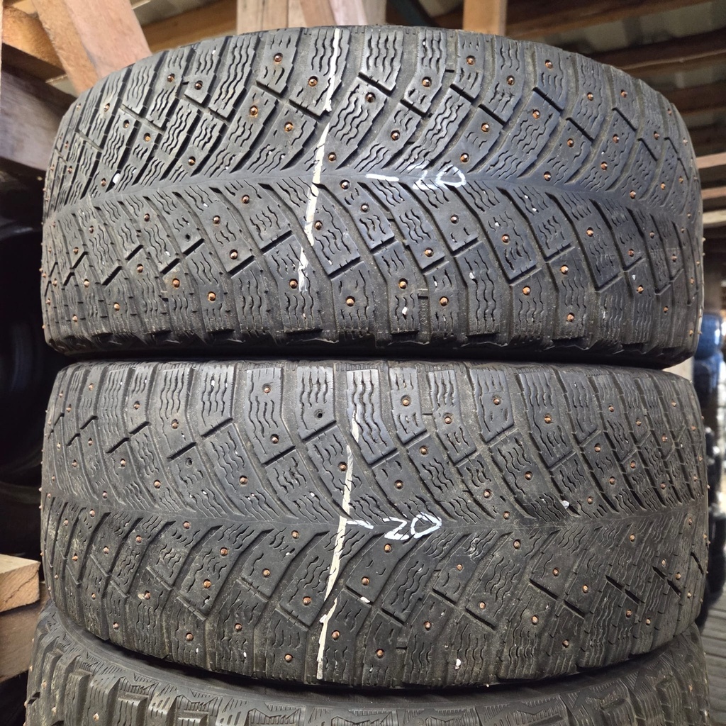 215/55R17 98T Michelin X-Ice North 4 Käytetty nastarengas 4mm DOT-20