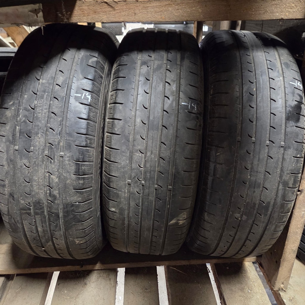 215/60R17 96H Goodyear Efficient Grip SUV.4X4 Käytetty kesärengas 3-3,5mm DOT-14