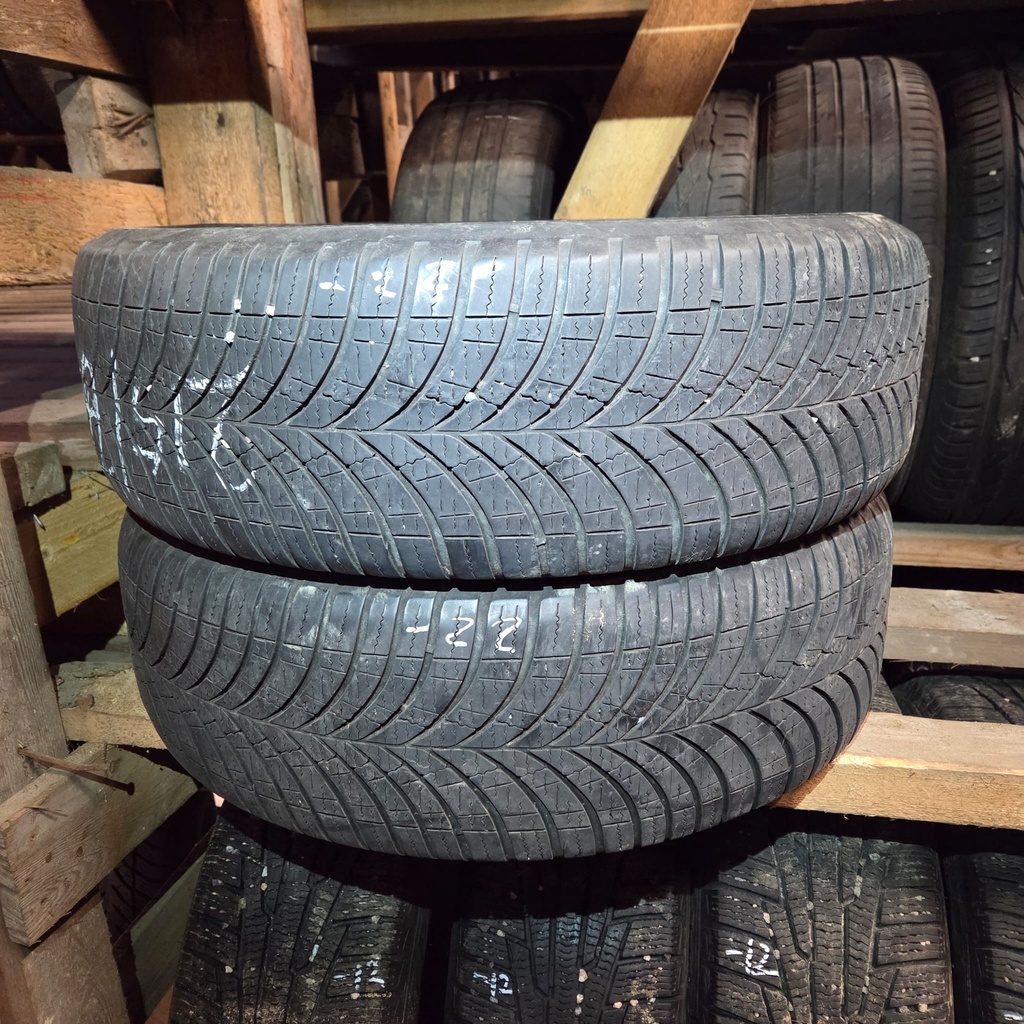 215/60R17 100H Goodyear Vector 4Seasons Gen 3Käytetty kitkarengas 5,5mm DOT-22