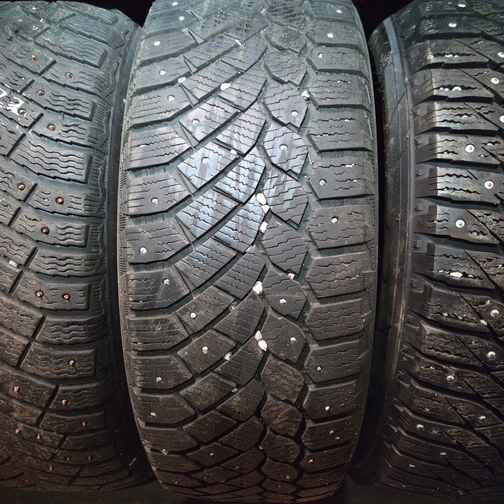 215/60R17 96T Gislaved Nord Frost 200 Käytetty nastarengas 6,5mm DOT-19