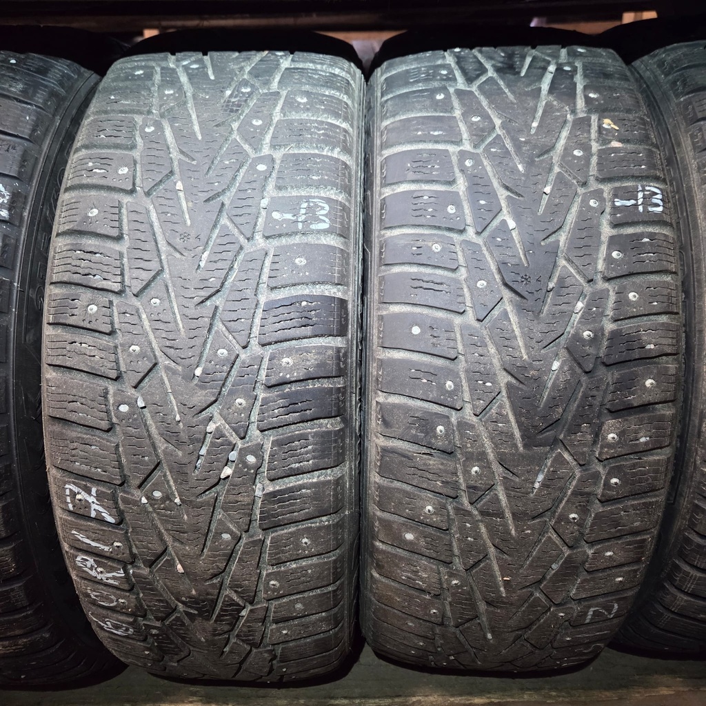 215/60R17 100T Nokian Hakkapeliitta 7 Käytetty nastarengas 5,5-6mm DOT-13