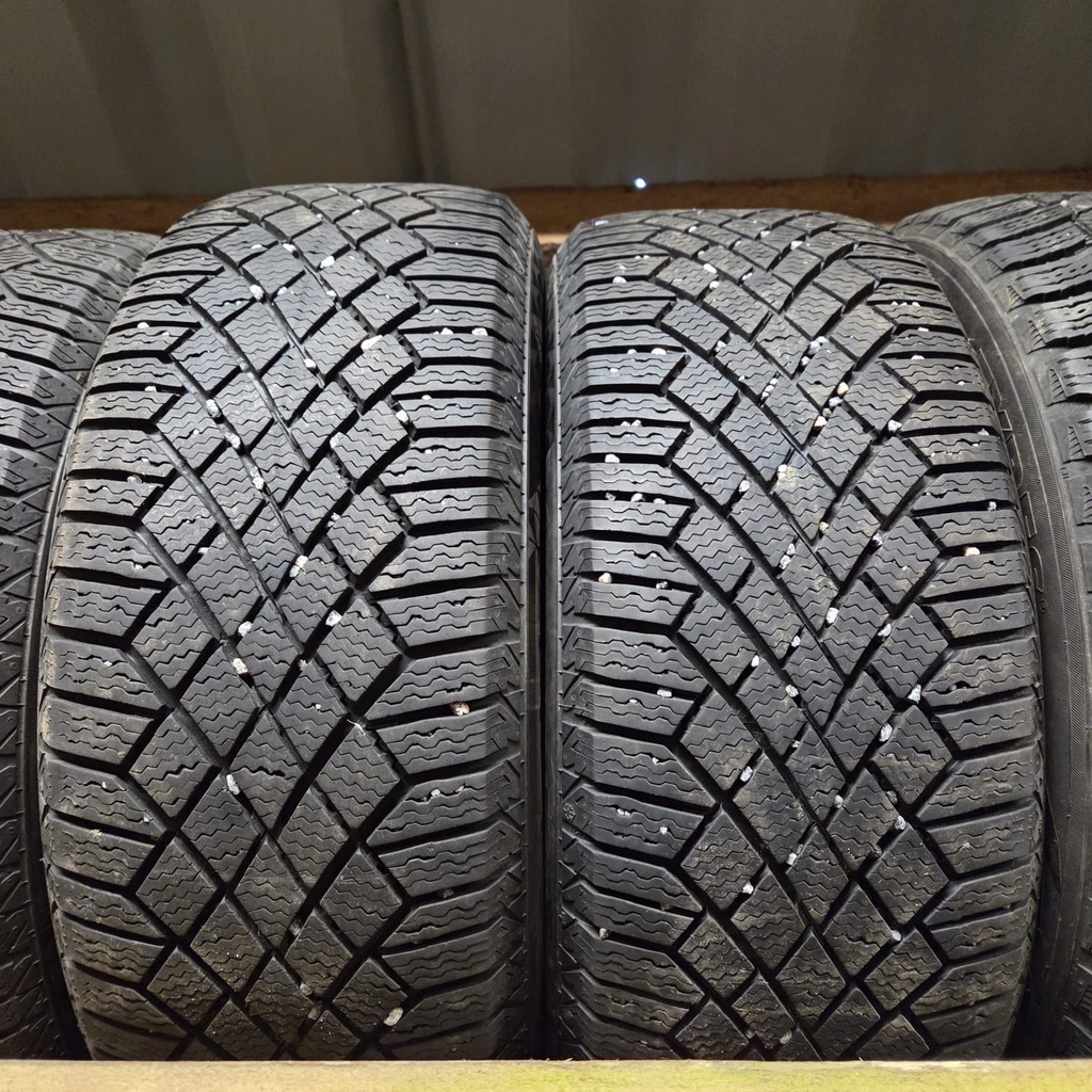 215/55R17 98T XL Continental VikingContact 7 Käytetty kitkarengas 7mm DOT-21