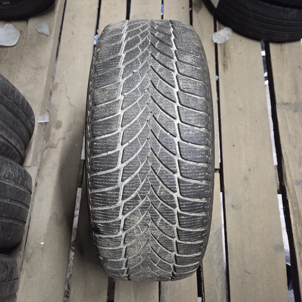 215/55R17 98T Goodyear Ultra Grip Ice 2 Käytetty kitkarengas 5mm DOT-20