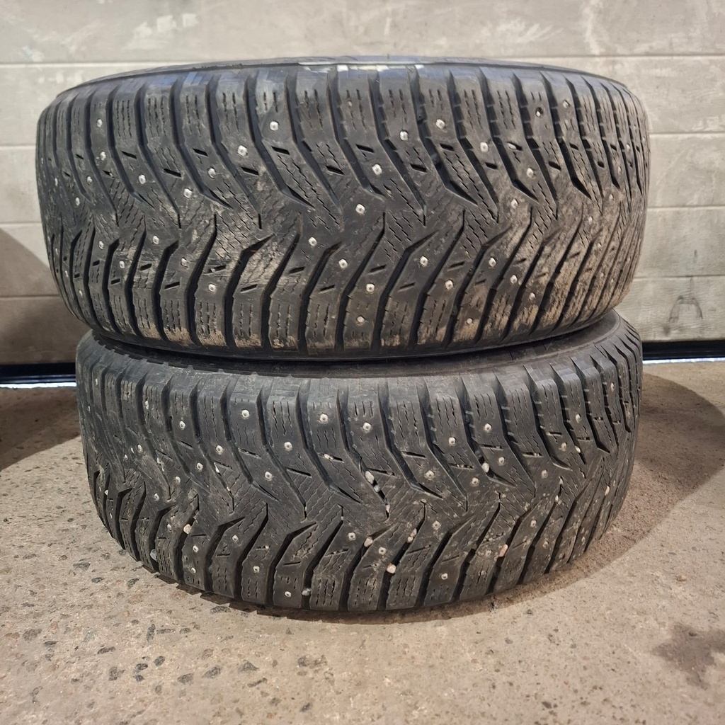 205/55R16 94T Kumho WinterCraft Ice wi31 Käytetty nastarengas 6-7,5mm DOT-17 ja -19