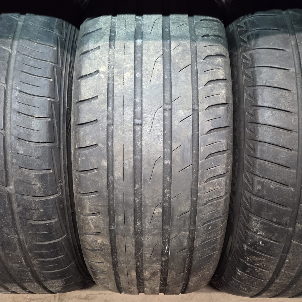 215/55R17 94V Toyo Proxes CF2 SUV Käytetty kesärengas 3,5mm DOT-20