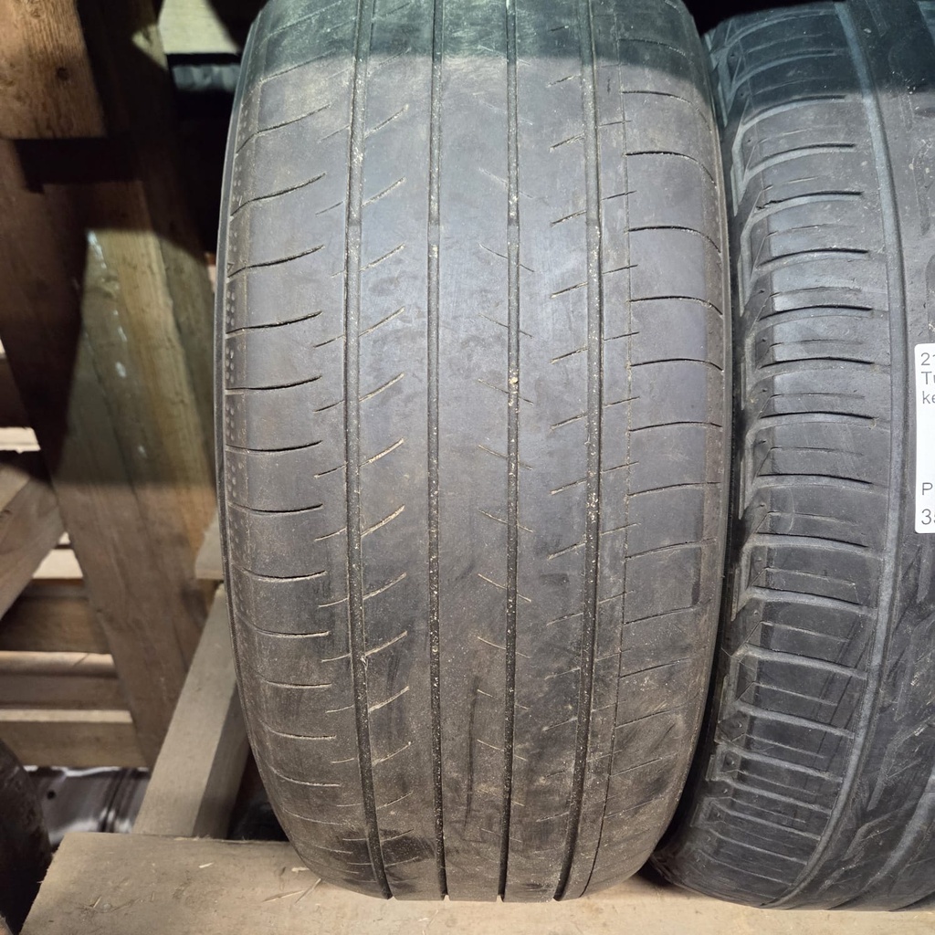 215/55R17 94V Yokohama BluEarth-GT Käytetty kesärengas 3,5mm DOT-18