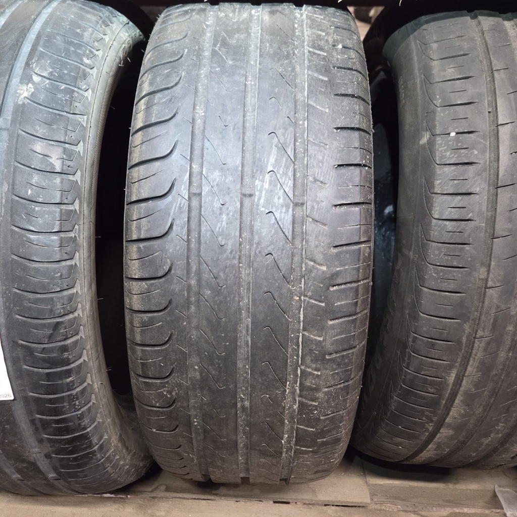 215/55ZR17 94W GT Radial Champiro FE1 Käytetty kesärengas 4mm DOT-20