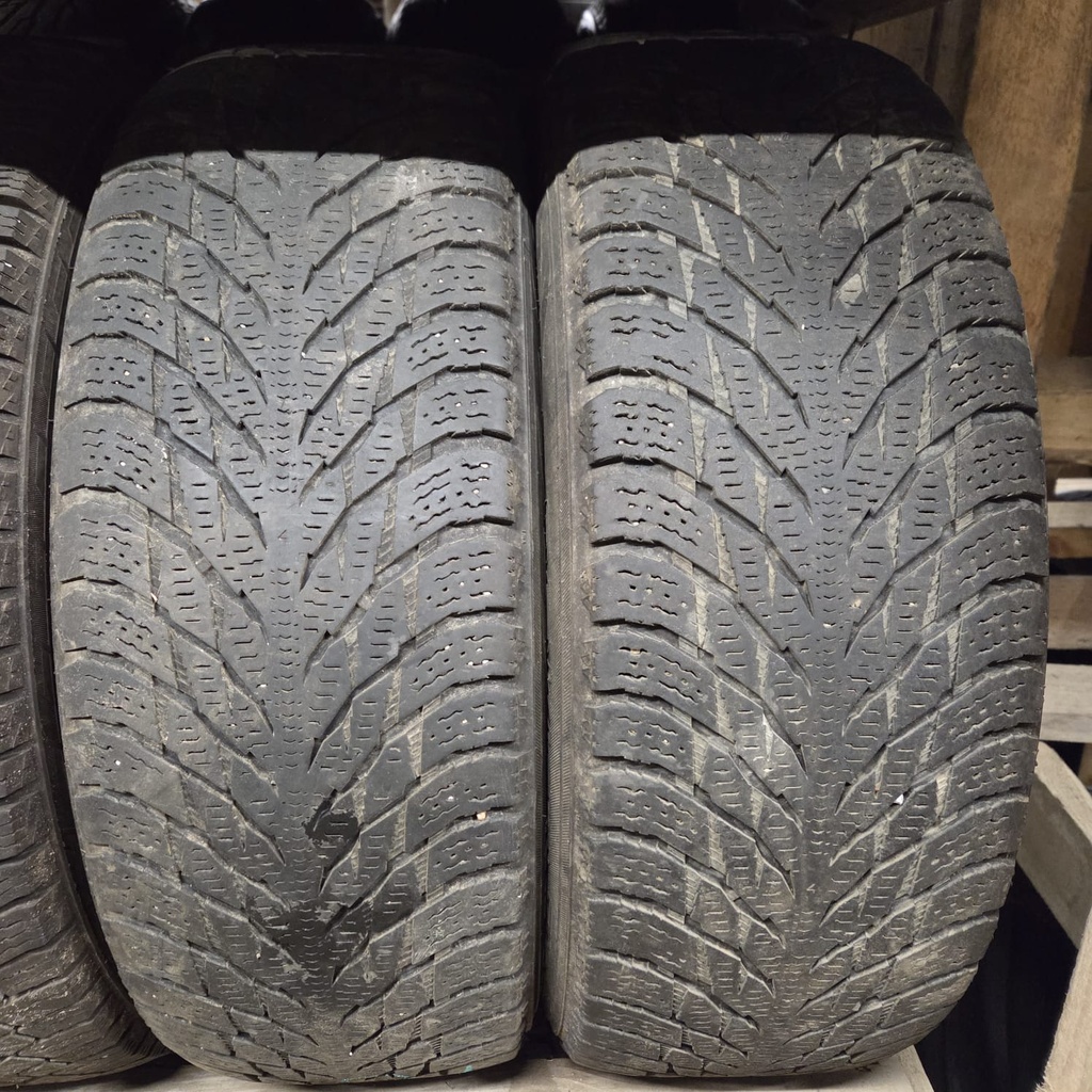 215/65R17 103R XL Nokian Hakkapeliitta R3 SUV Käytetty kitkarengas 4-4,5mm DOT-21