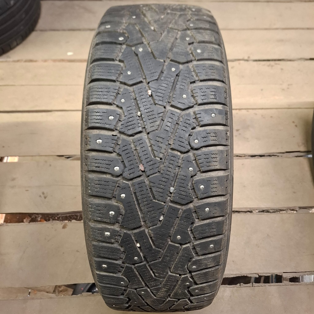 225/55R17 101T Pirelli Ice Zero Käytetty nastarengas 5,5mm DOT-18