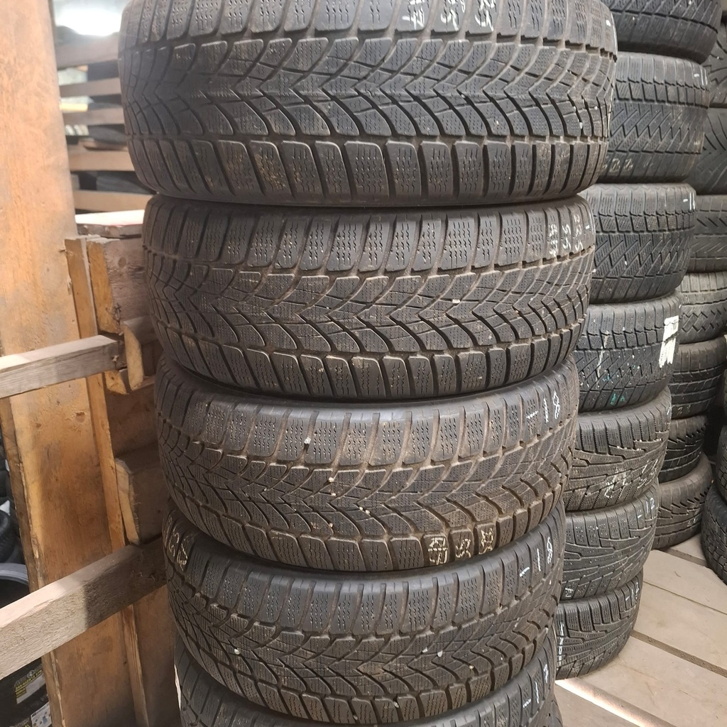225/55R17 97H Dunlop SP Winter Sport 4D M0 Käytetty kitkarengas 4,5-5mm DOT-18