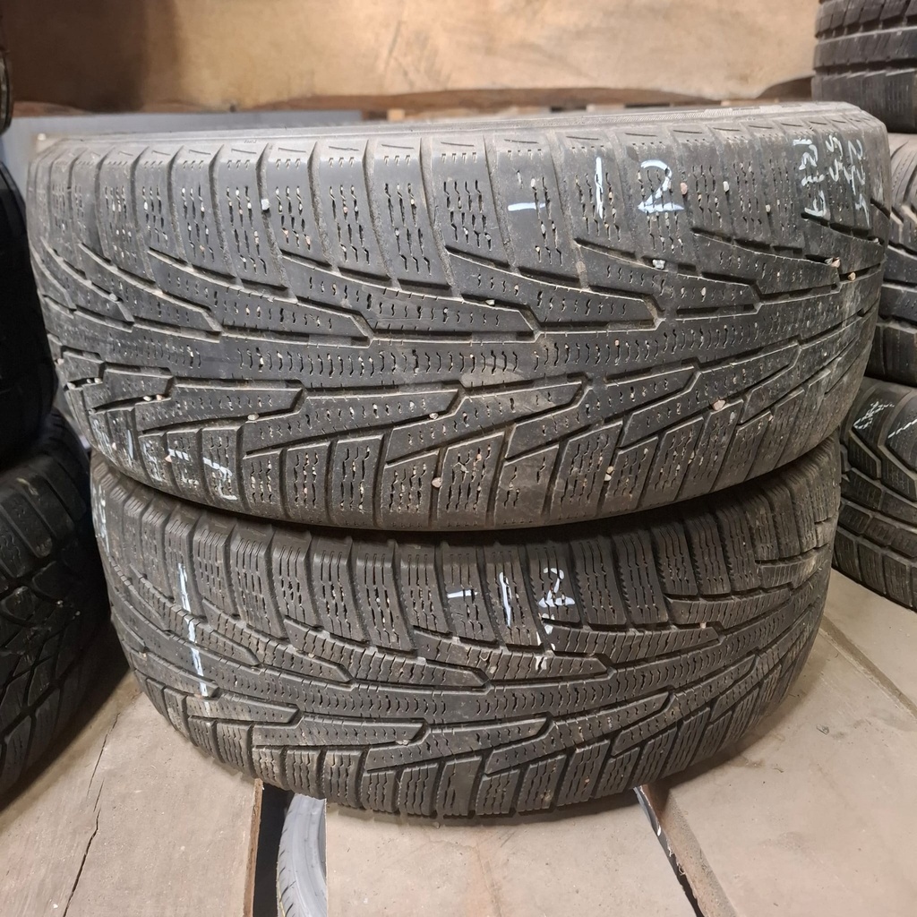 225/55R17 97R Nokian Hakkapeliitta R Käytetty kitkarengas 4,5-6mm DOT-12