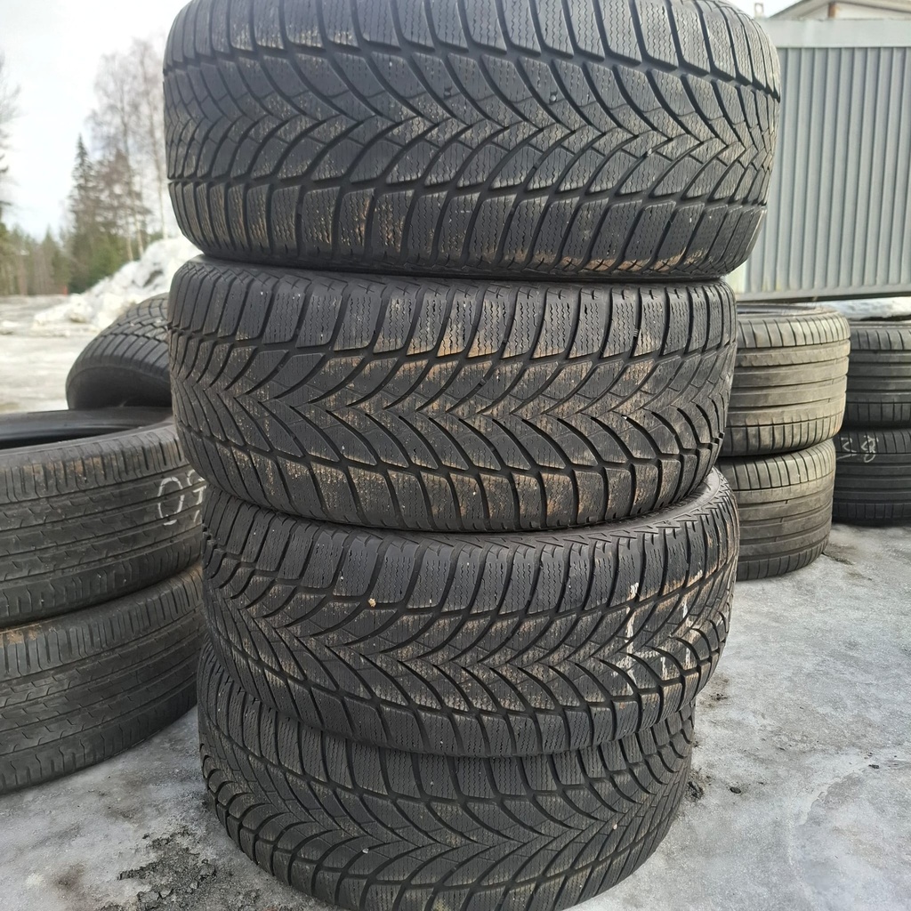 245/45R19 102T Goodyear Ultragrip Ice 2 Käytetty kitkarengas 5-6mm DOT-19
