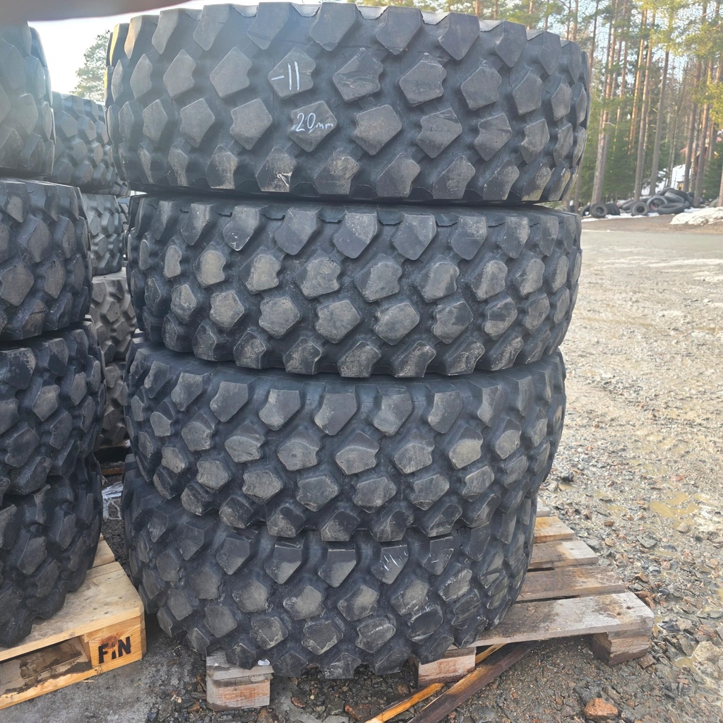 14.00R20 156J 22pr TL Michelin XZL Käytetty KA-rengas veto DOT- 10-11 ~20mm